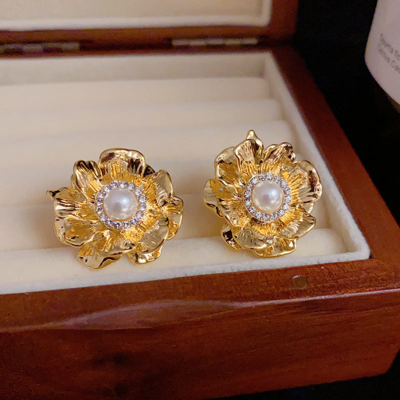 14K Gold-Plated 3D Metal Pearl Flower Stud Earrings - Vintage Elegance