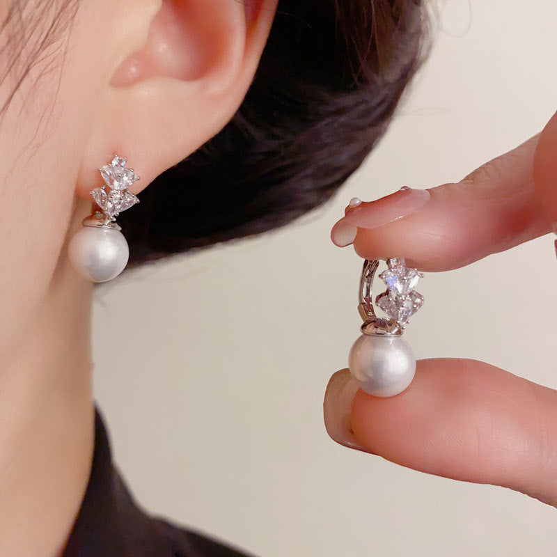 Elegant Zircon Pearl Geometric Stud Earrings – Minimalist Design