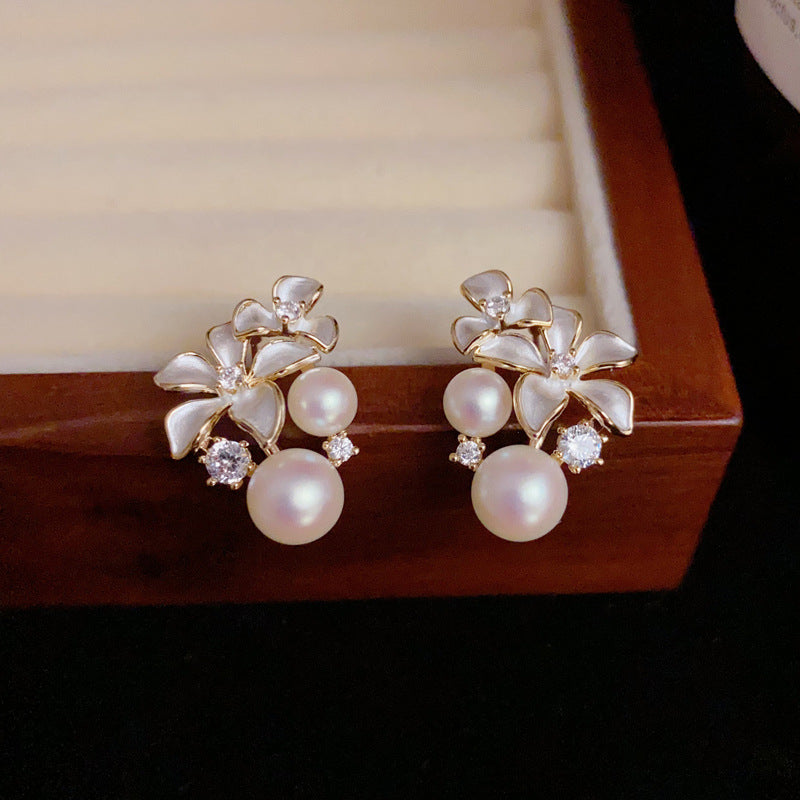 14K Gold-Plated Diamond Inlay Flower Pearl Stud Earrings - Elegant Design