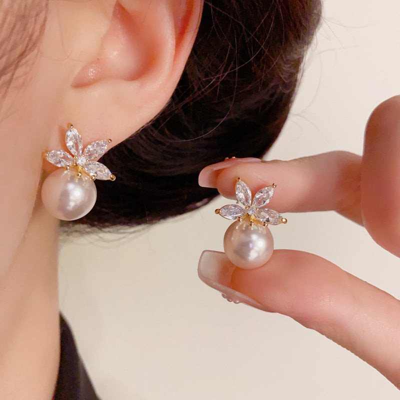 14K Gold-Plated Zircon Leaf Pearl Stud Earrings – Elegant Design