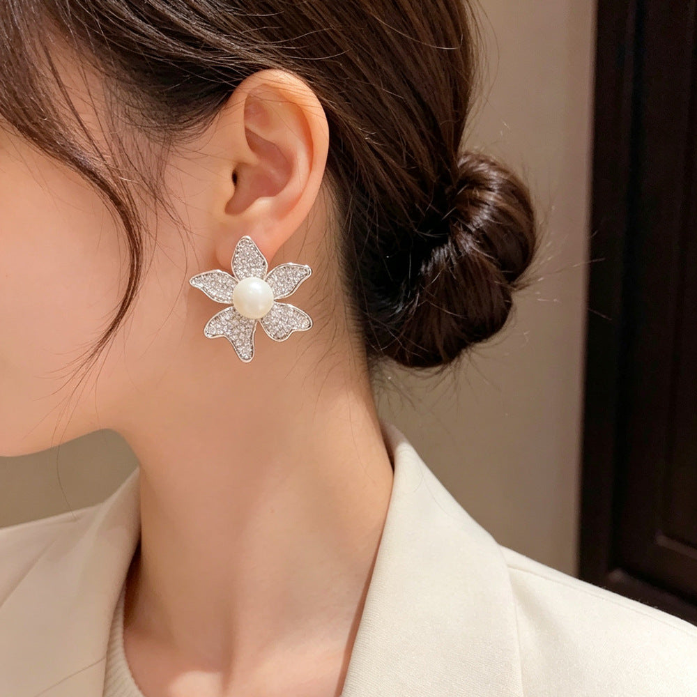 Eaioncol 3D Pearl Floral CZ Stud Earrings Gold
