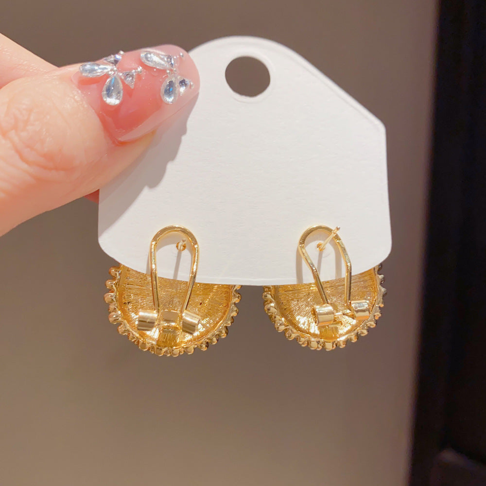 Eaioncol Irregular Pearl Circle Stud Earrings Gold