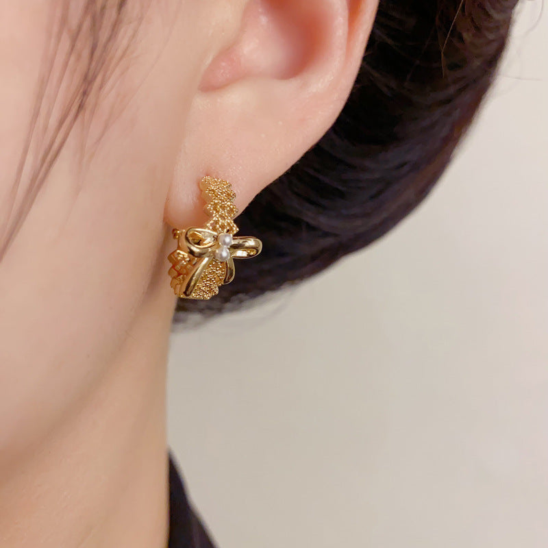 Elegant Metal Bow Hoop Earrings – Minimalist Design