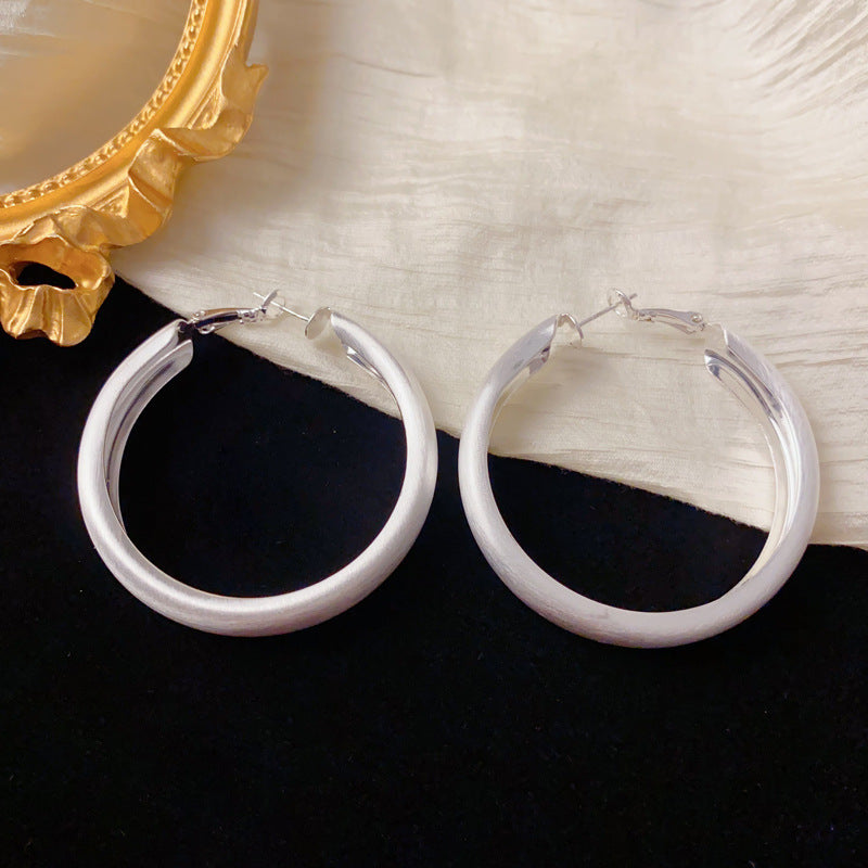Luxury Wide Metal Geometric Hoop Earrings – Elegant Design