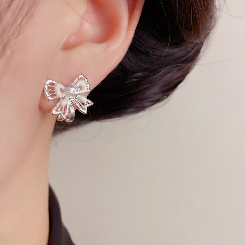 Elegant Thick Silver Zircon Bow Ear Clip – Non-Piercing Clip-On Design