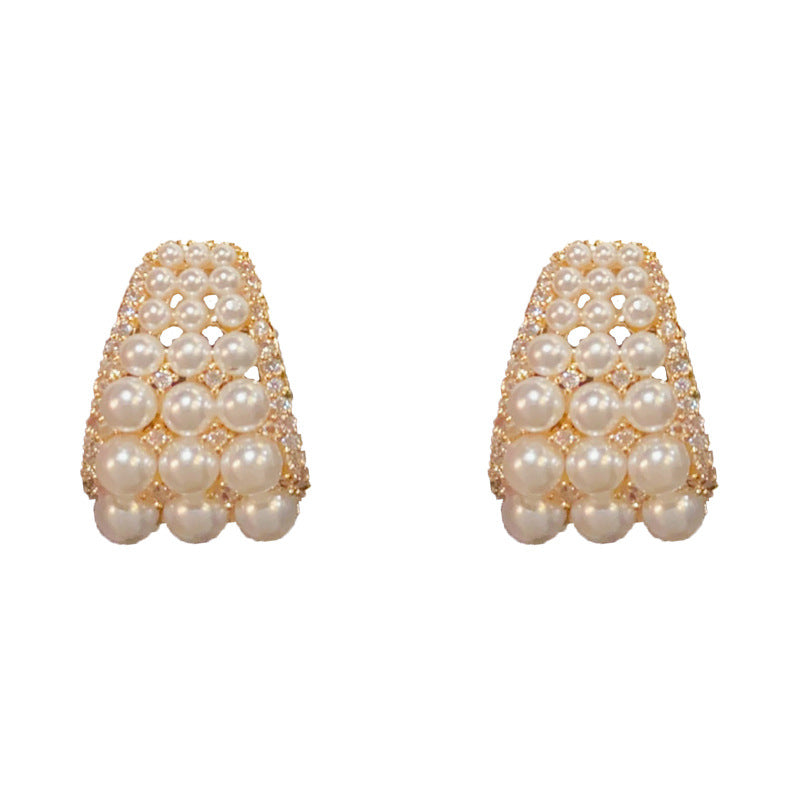 Elegant Pearl Geometric Stud Earrings – Geometric Minimalist Design