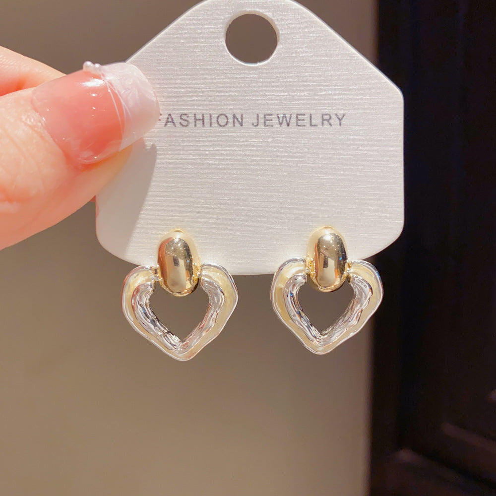 Eaioncol Thin‑Coat Geometric Heart Studs Gold