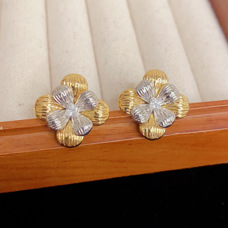 Eaioncol Two-Tone Metal Petal Stud Earrings Gold
