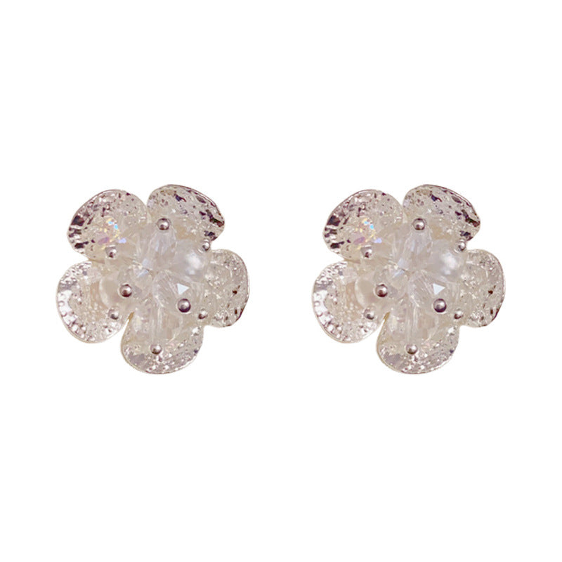 Luxury Crystal & Freshwater Pearl Flower Stud Earrings– Elegant Design