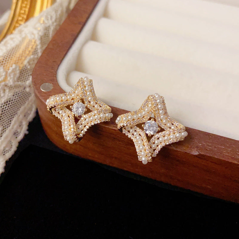 Elegant Full-Zircon Pearl Rhombus Stud Earrings – Geometric Design