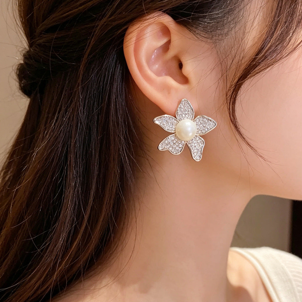 Eaioncol 3D Pearl Floral CZ Stud Earrings Gold
