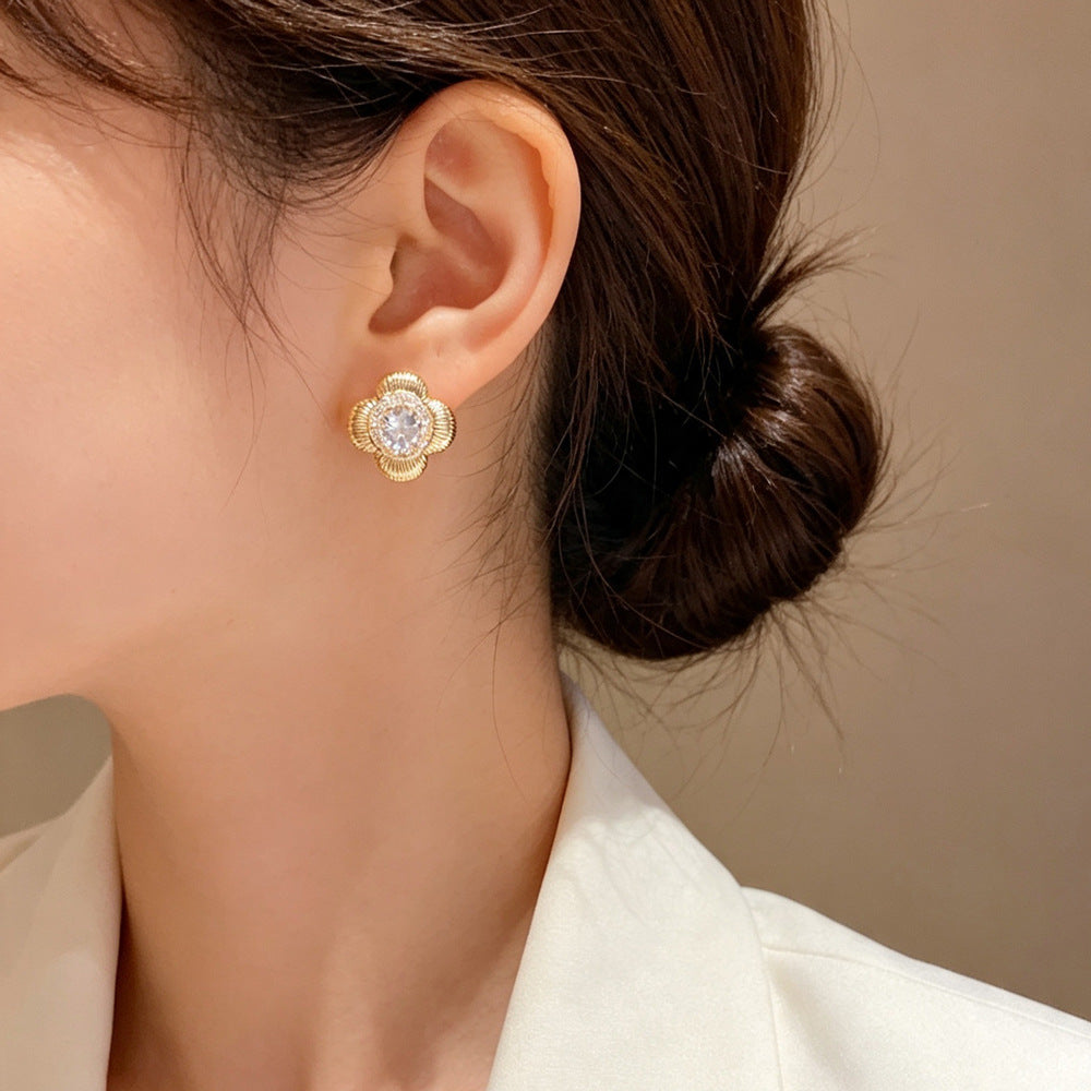 Eaioncol Four Leaf Clover CZ Stud Earrings Gold