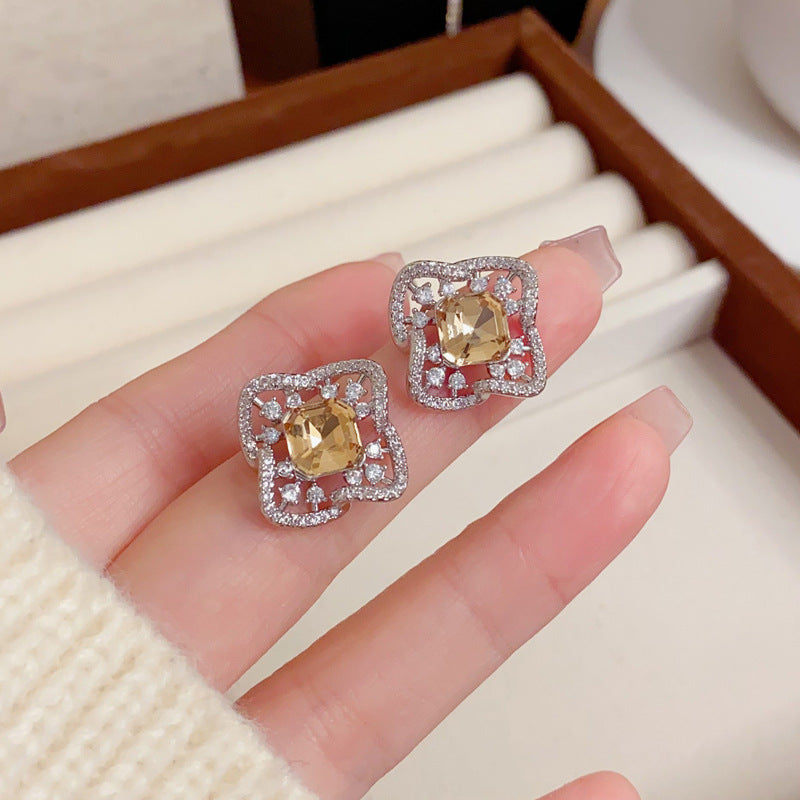 Elegant Full-Zircon Hollow Rhombus Stud Earrings – Geometric Design