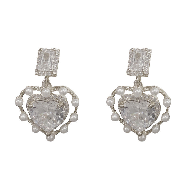 Elegant Pearl Heart Clip-On Earrings – French Minimalist Design