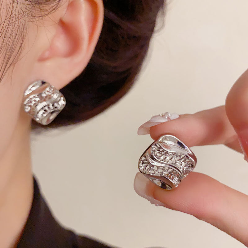 Luxury Hollow Diamond-Shaped Metal Stud Earrings – Geometric Design