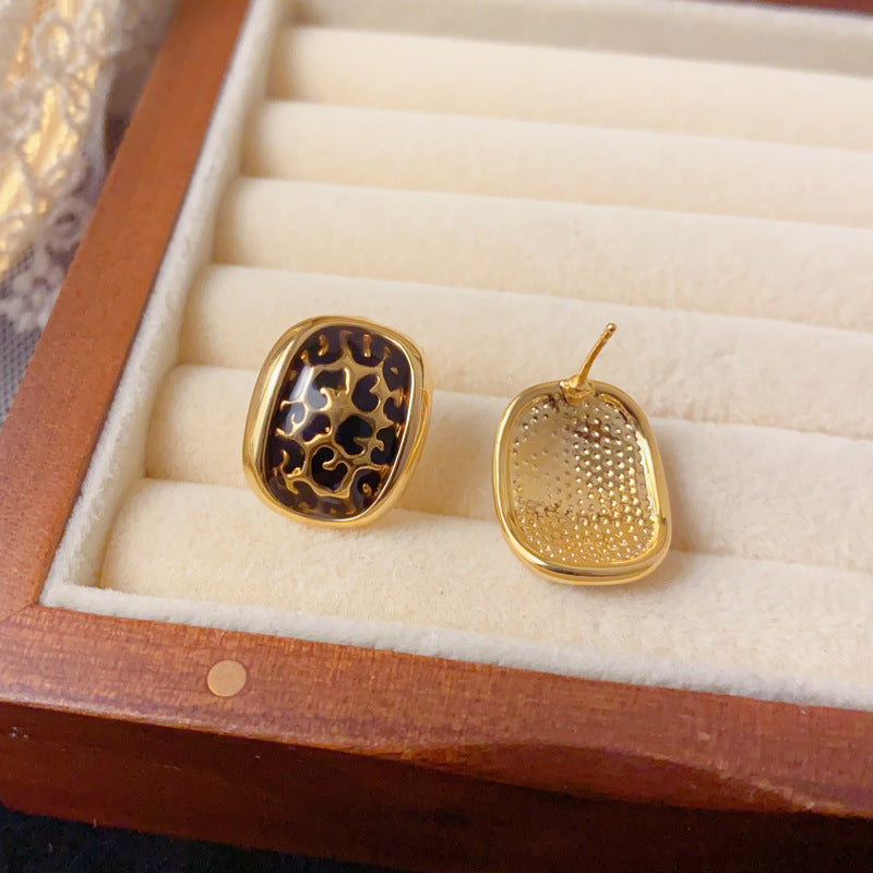 Luxury Leopard Oval Stud Earrings – French Retro Geometric Design