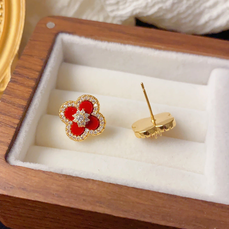 Elegant Zircon Red Four-Leaf Clover Stud Earrings – Floral Design