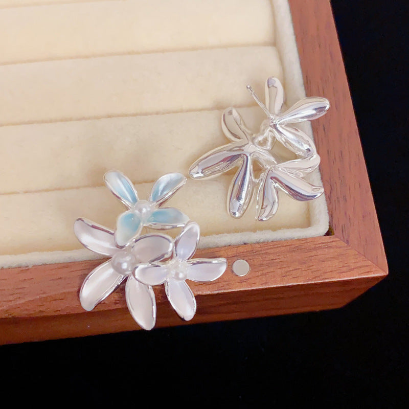 Eaioncol Hand-Painted Petal Stud Earrings Gold