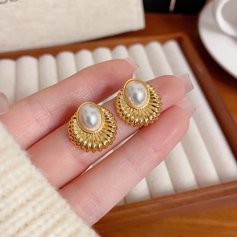 Elegant Threaded Metal Pearl Oval Hoop Earrings – Minimalist Design