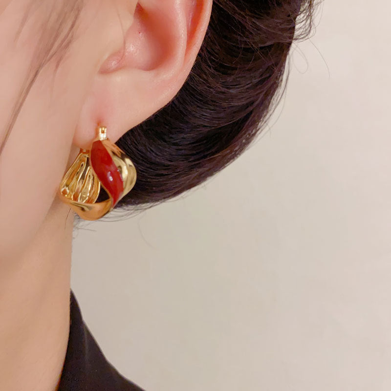 Elegant Enamel Twisted Metal Ear Cuff Earrings – Geometric Design