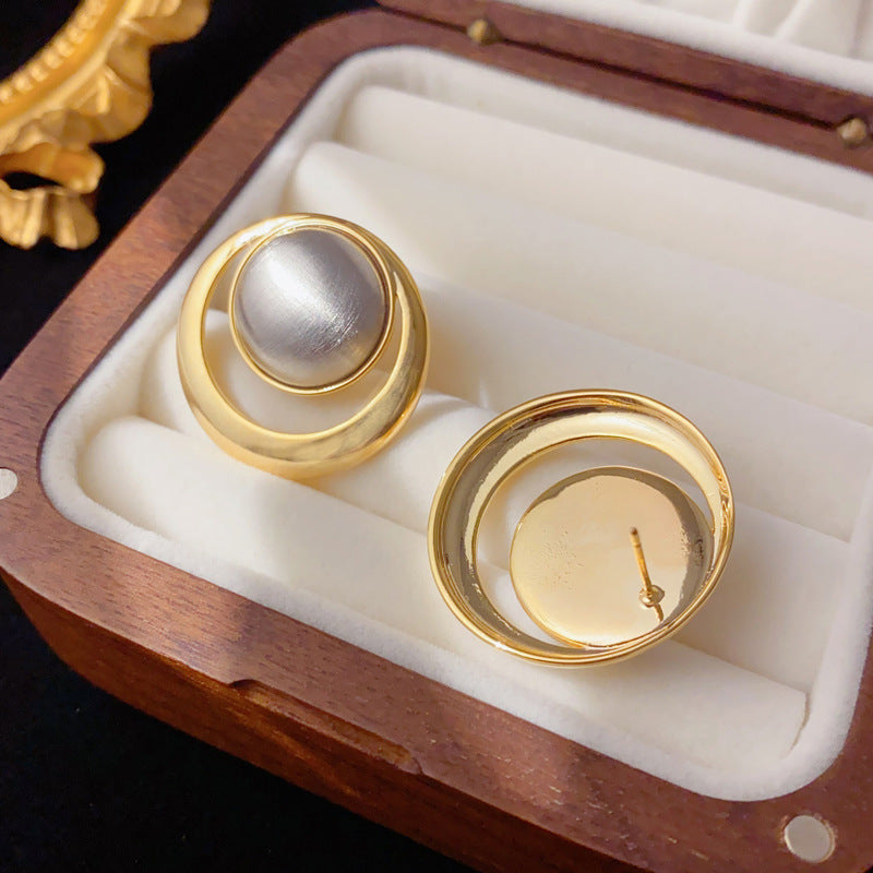 Luxury Contrasting Brushed Metal Round Stud Earrings – Elegant Design
