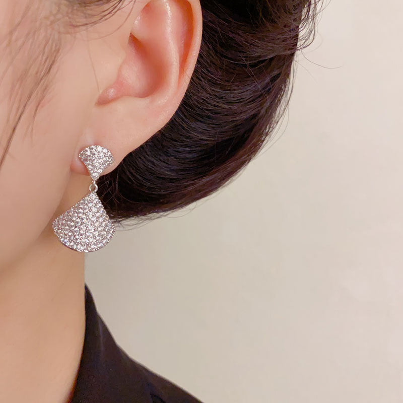 Luxury Full-Zircon Fan Tassel Drop Earrings – Geometric Design