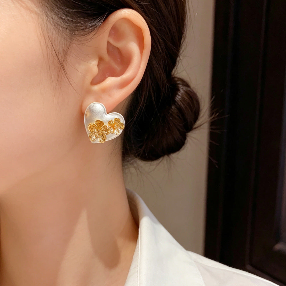 Eaioncol Two-Tone Brushed Heart Floral Earrings 14K Gold Plated