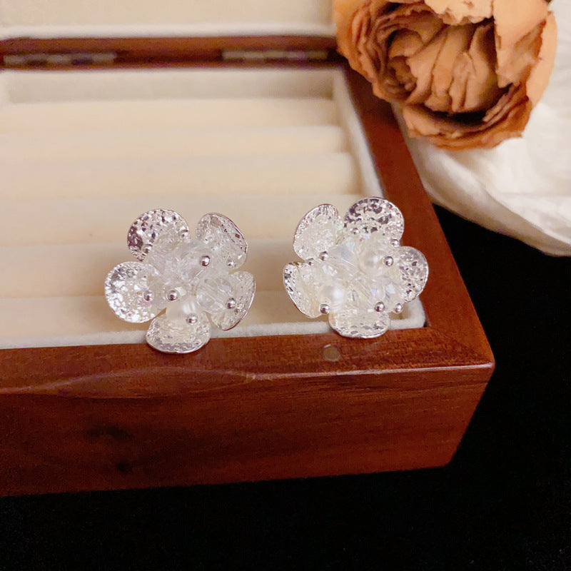 Luxury Crystal & Freshwater Pearl Flower Stud Earrings– Elegant Design