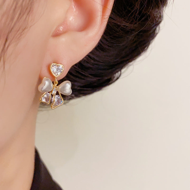 Luxury Zircon & Pearl Bow Stud Gold Earrings – Elegant Deisgn