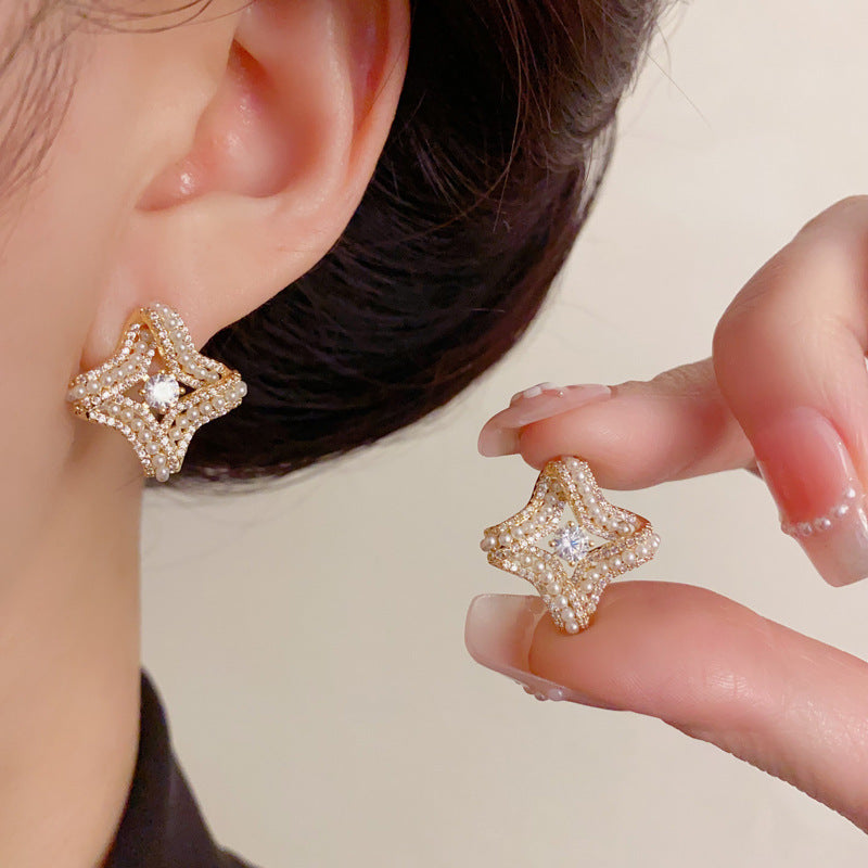 Elegant Full-Zircon Pearl Rhombus Stud Earrings – Geometric Design