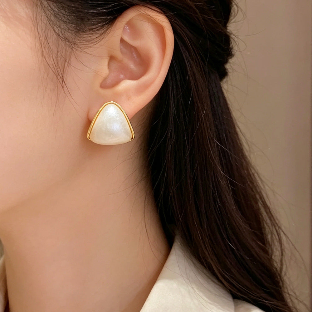 Eaioncol Triangle Pearl Stud Earrings Gold