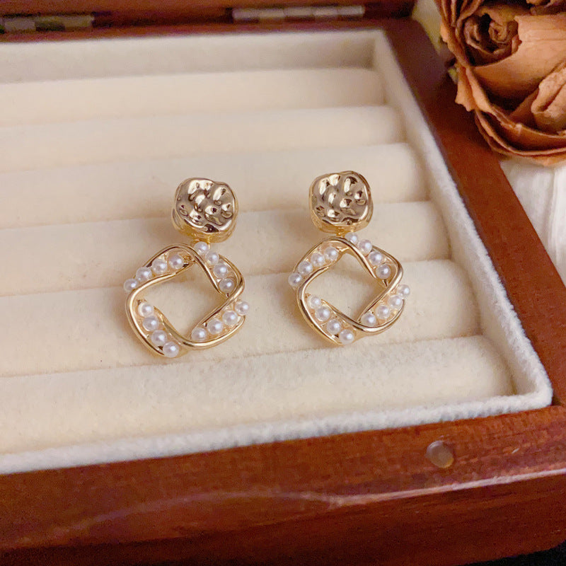 Luxury Metal Square & Pearl Geometric Drop Earrings – Elegant Design