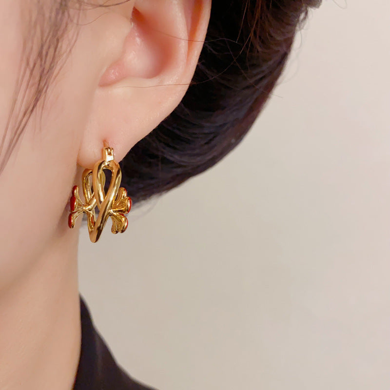 Elegant Red Metal Petal Ear Cuff Earrings – Floral Design