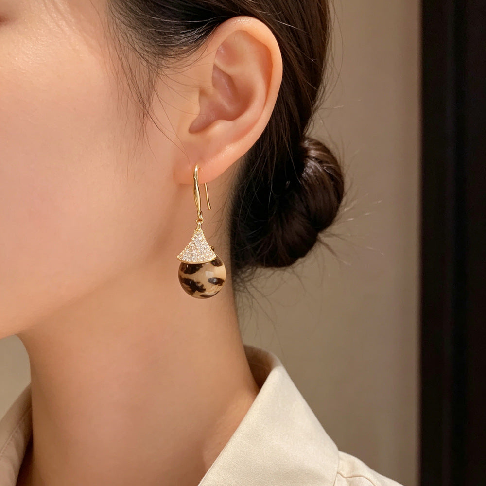 Eaioncol Leopard Fan Circle Ear Hooks Gold