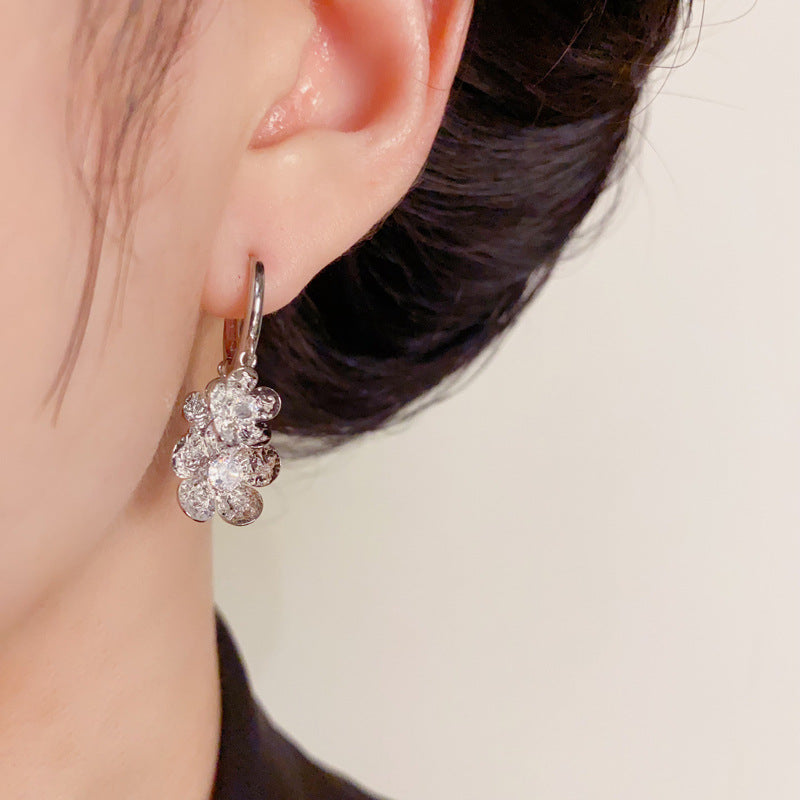 Luxury Metal Petal Tassel Earrings – Elegant Floral Design