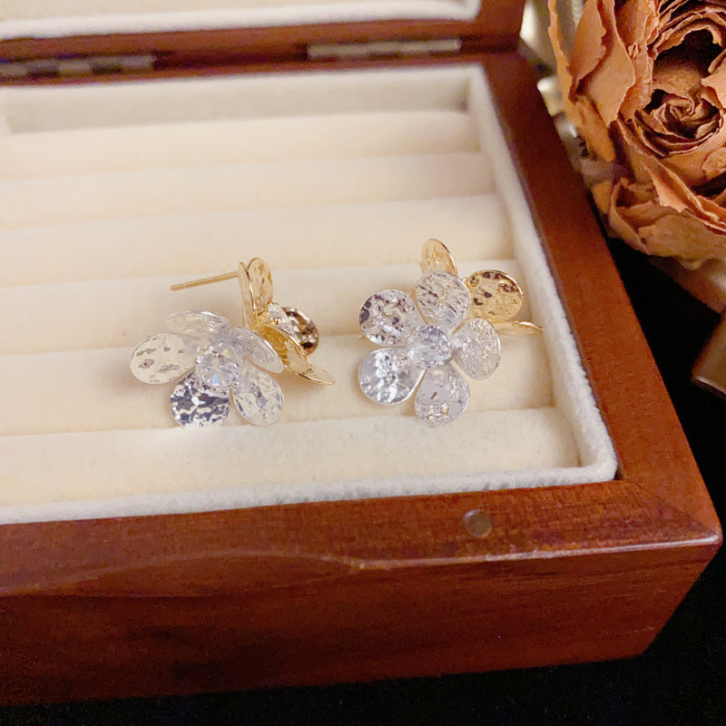 Elegant Metal Color-Block Dual Flower Stud Earrings – Floral Design