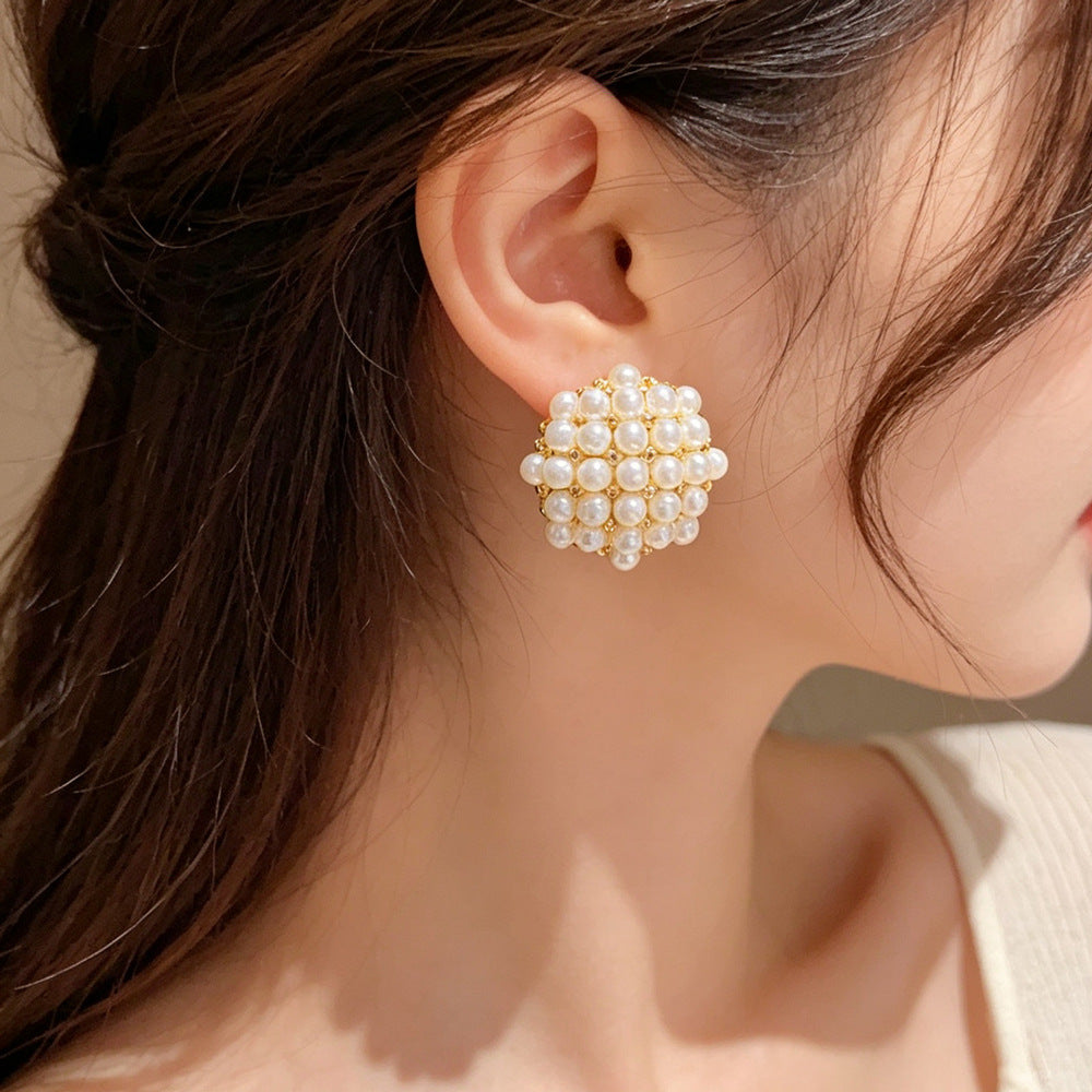 Eaioncol Circle Pearl Stud Earrings Gold
