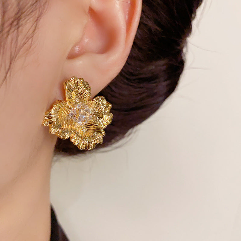 14K Gold-Plated Metal Petal Stud Earrings - Elegant Floral Design