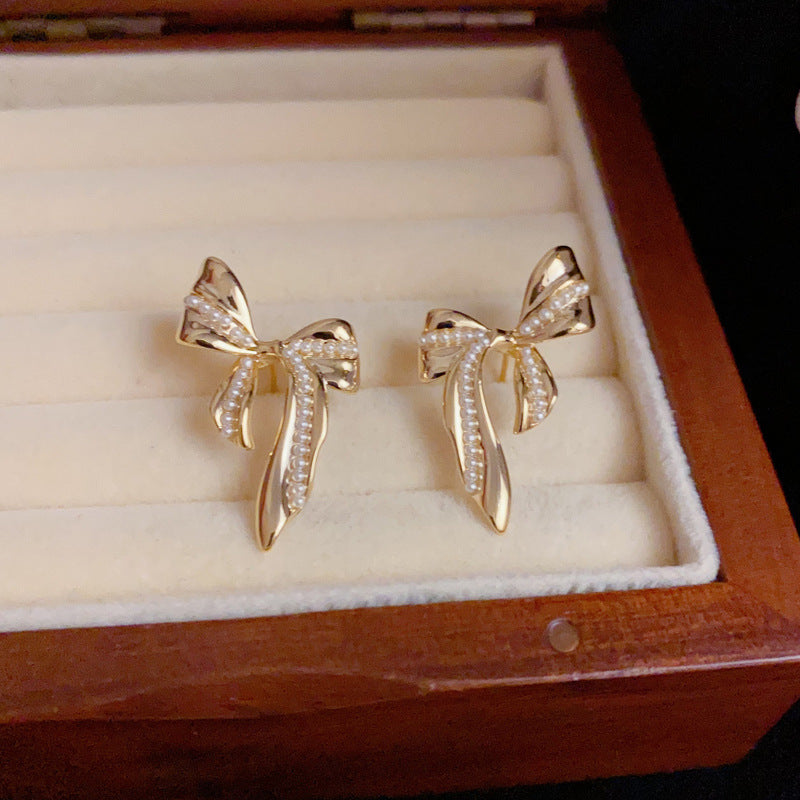 14K Gold Minimalist Pearl & Metal Bow Stud Earrings – Elegant Design