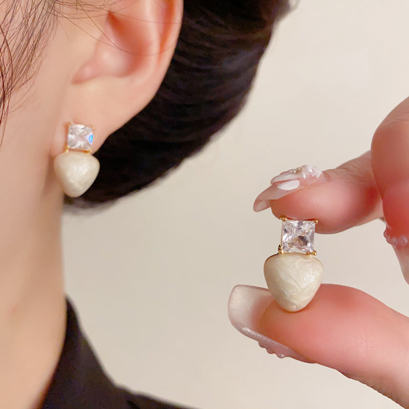 Elegant Square-Cut Zircon Heart Stud Earrings – Romantic Design