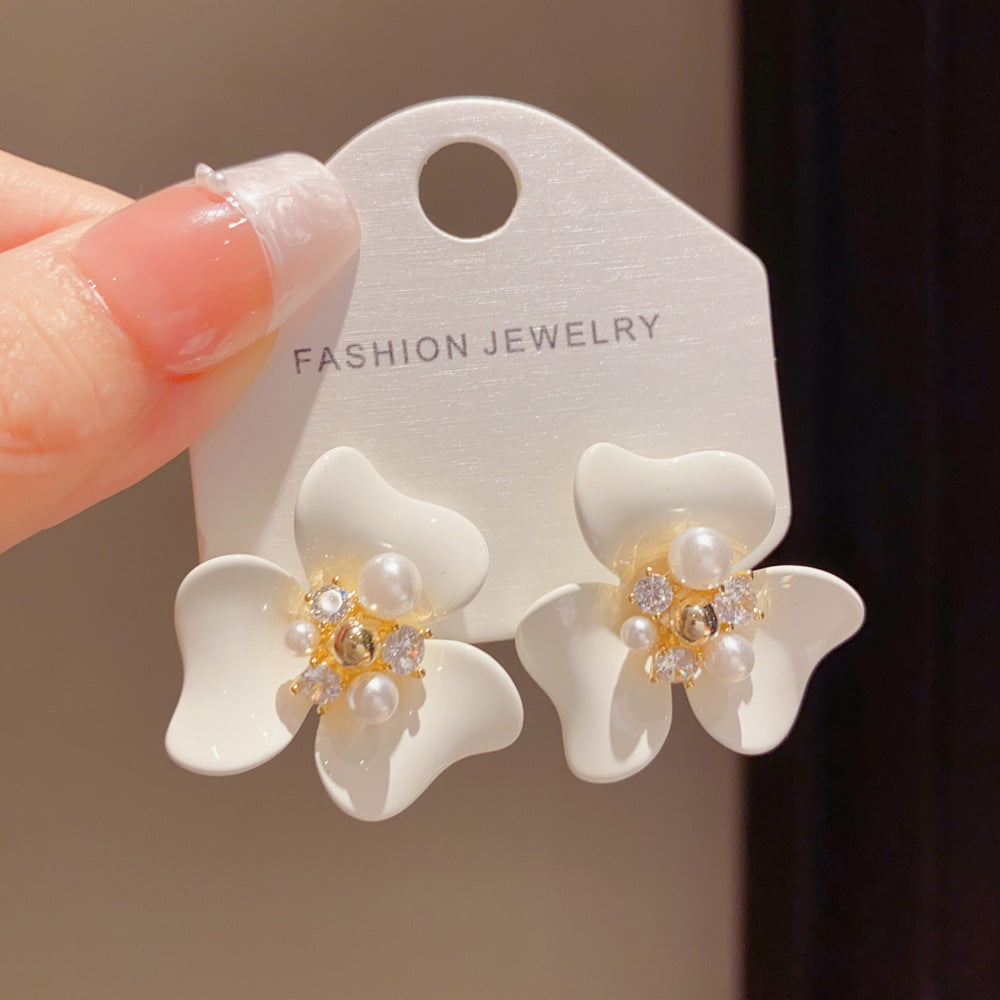 Eaioncol Enamel Pearl Floral Stud Earrings Brown White