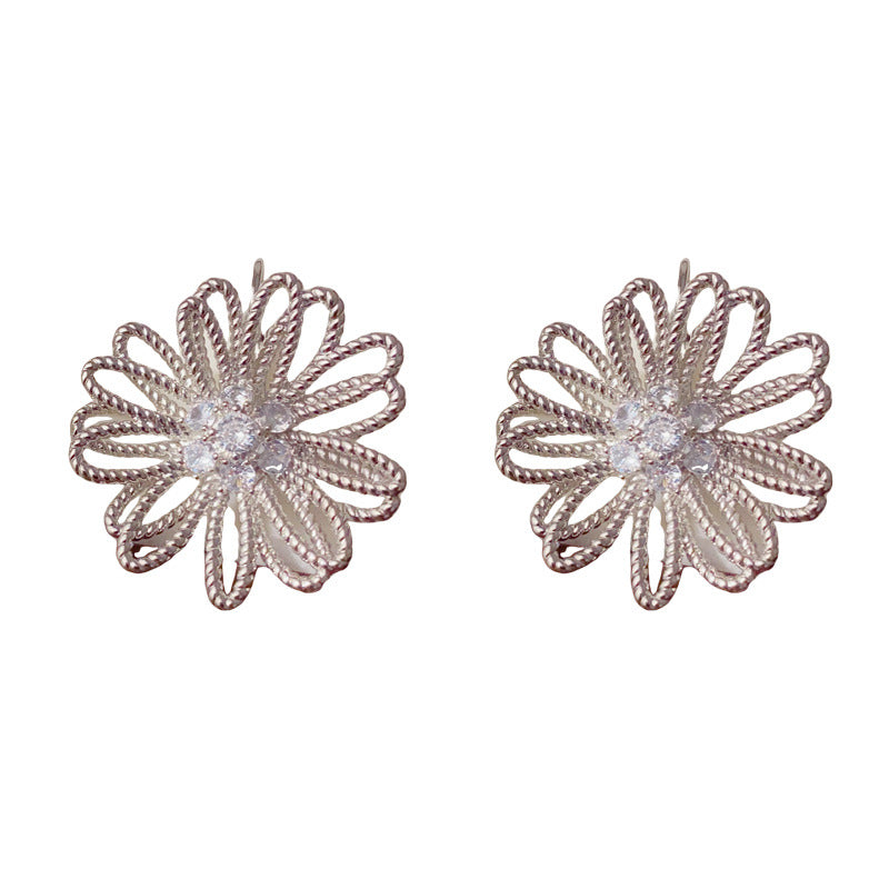 Elegant Metal Hollow Flower Ear Cuff Earrings – Floral Design