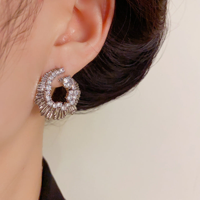 Luxury Zircon Metal Irregular Earrings – Geometric Elegant Design