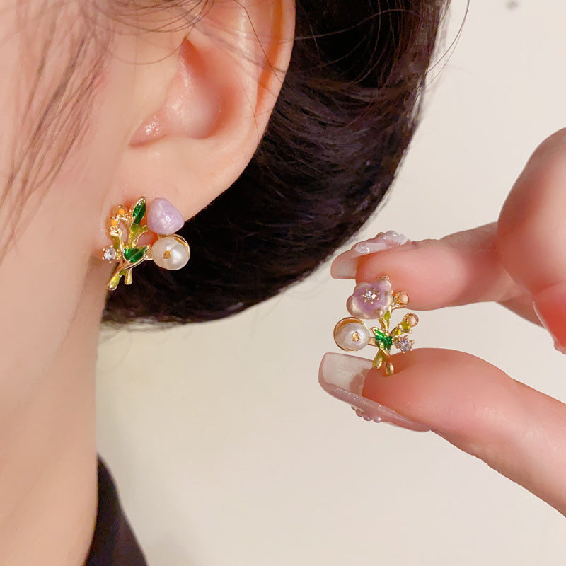 Enamel Pearl Flower Bouquet Asymmetric Gold Earrings – Elegant Design