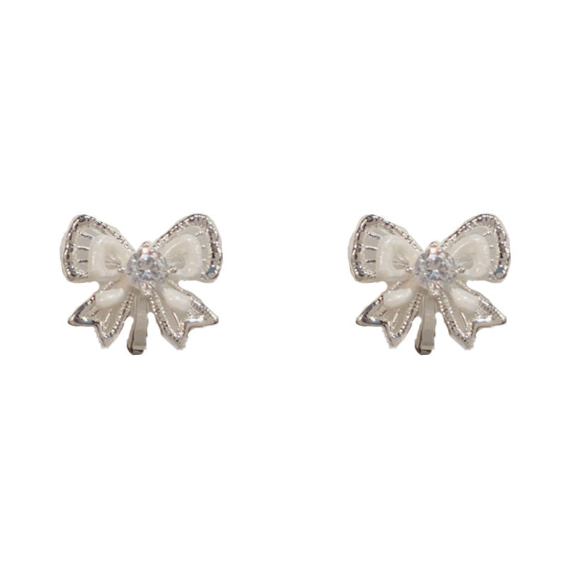 Elegant Thick Silver Zircon Bow Ear Clip – Non-Piercing Clip-On Design