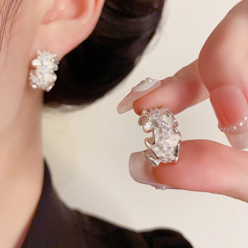 Elegant Irregular Pleated Lace C-Shaped Earrings – Geometric Design