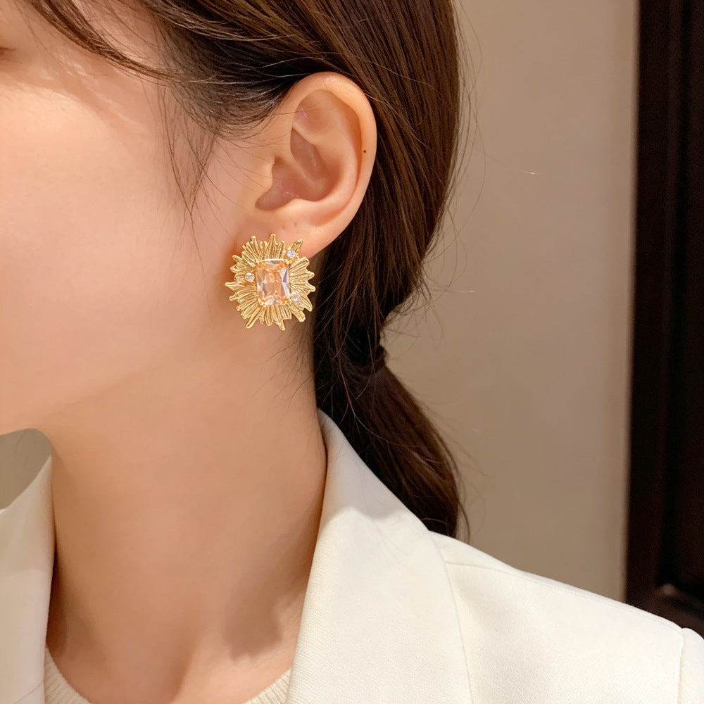 Eaioncol Vintage Sunburst CZ Stud Earrings Gold