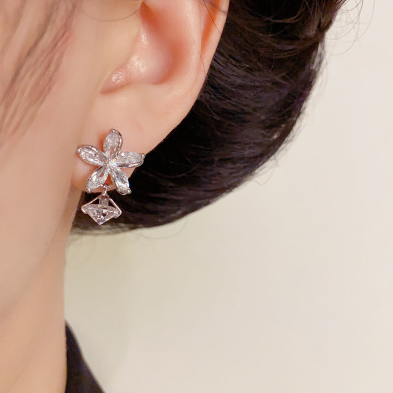 Luxury Full-Zircon Flower Drop Earrings –  Elegant Floral Design