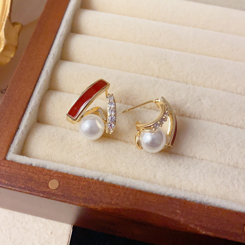 Elegant Zircon Red Triangle Pearl Stud Earrings – Geometric Design