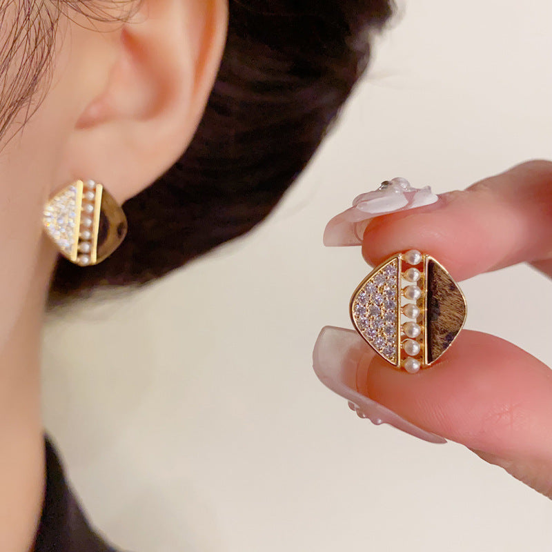 14K Gold-Plated Zircon Leopard Print Diamond Earrings - Chic Design